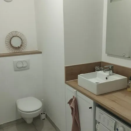 Apartment Bright And Quiet 75 M Nest In